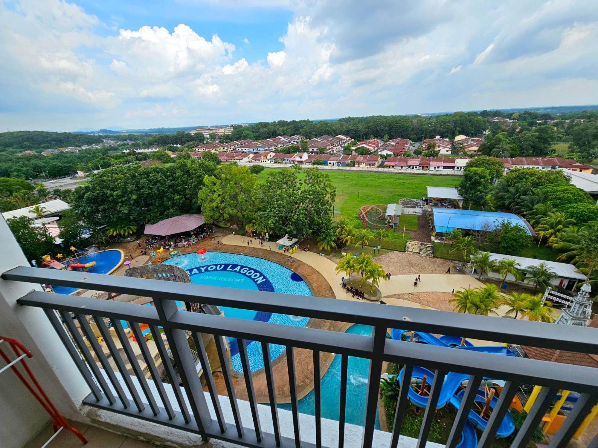 By Lg Water Themepark Suites Melaka By Ggm Екстер'єр фото
