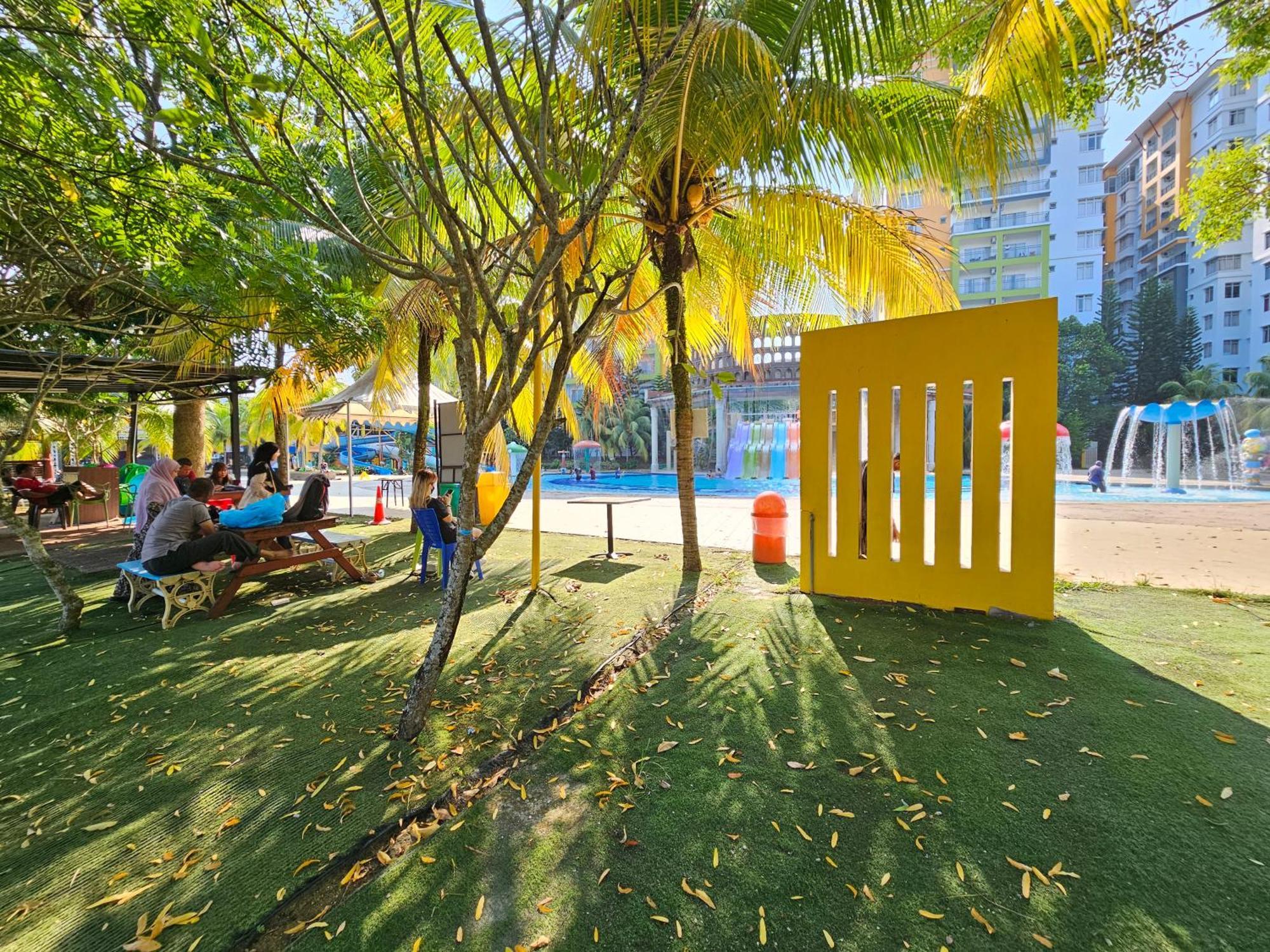 By Lg Water Themepark Suites Melaka By Ggm Екстер'єр фото