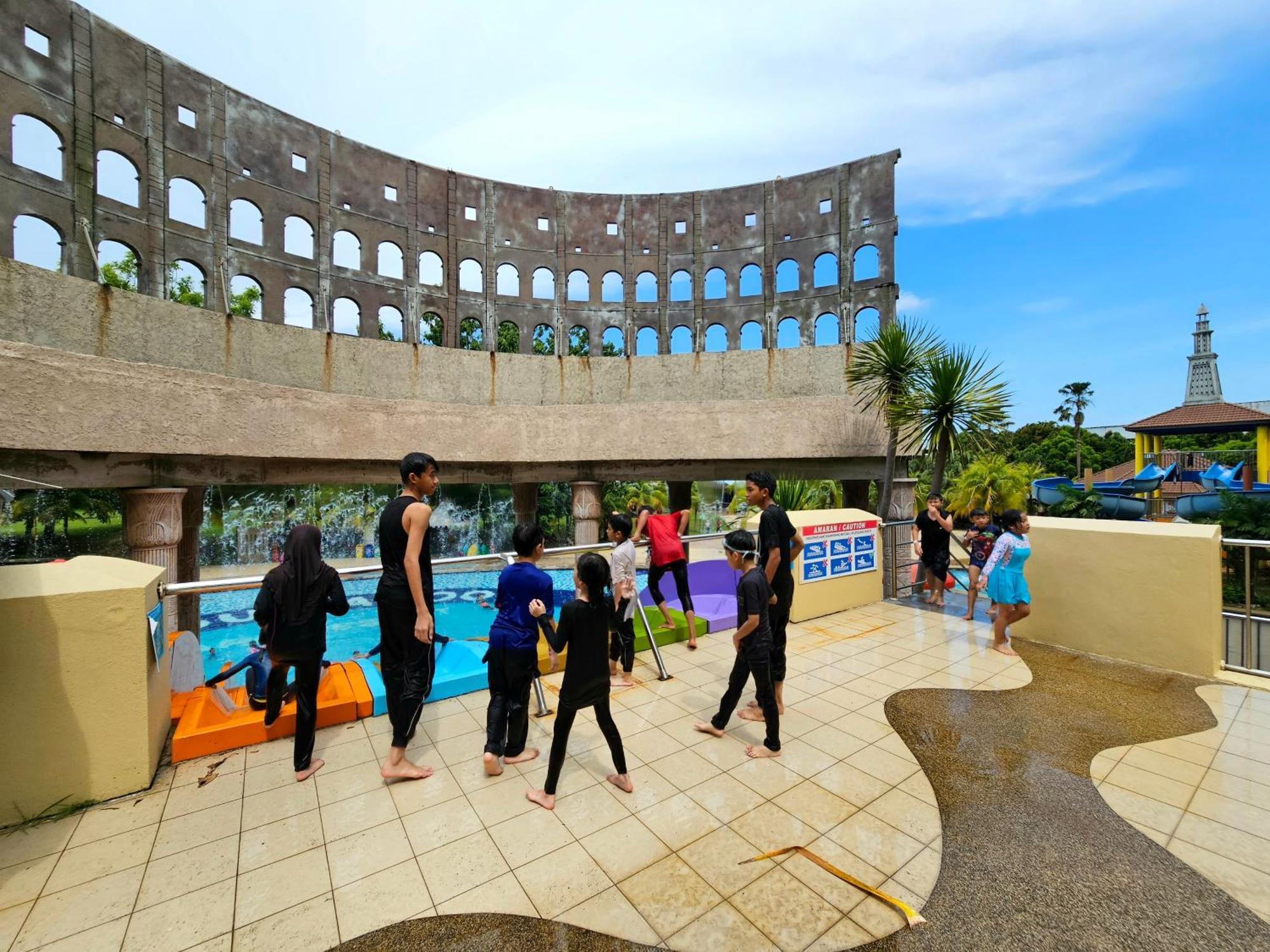 By Lg Water Themepark Suites Melaka By Ggm Екстер'єр фото