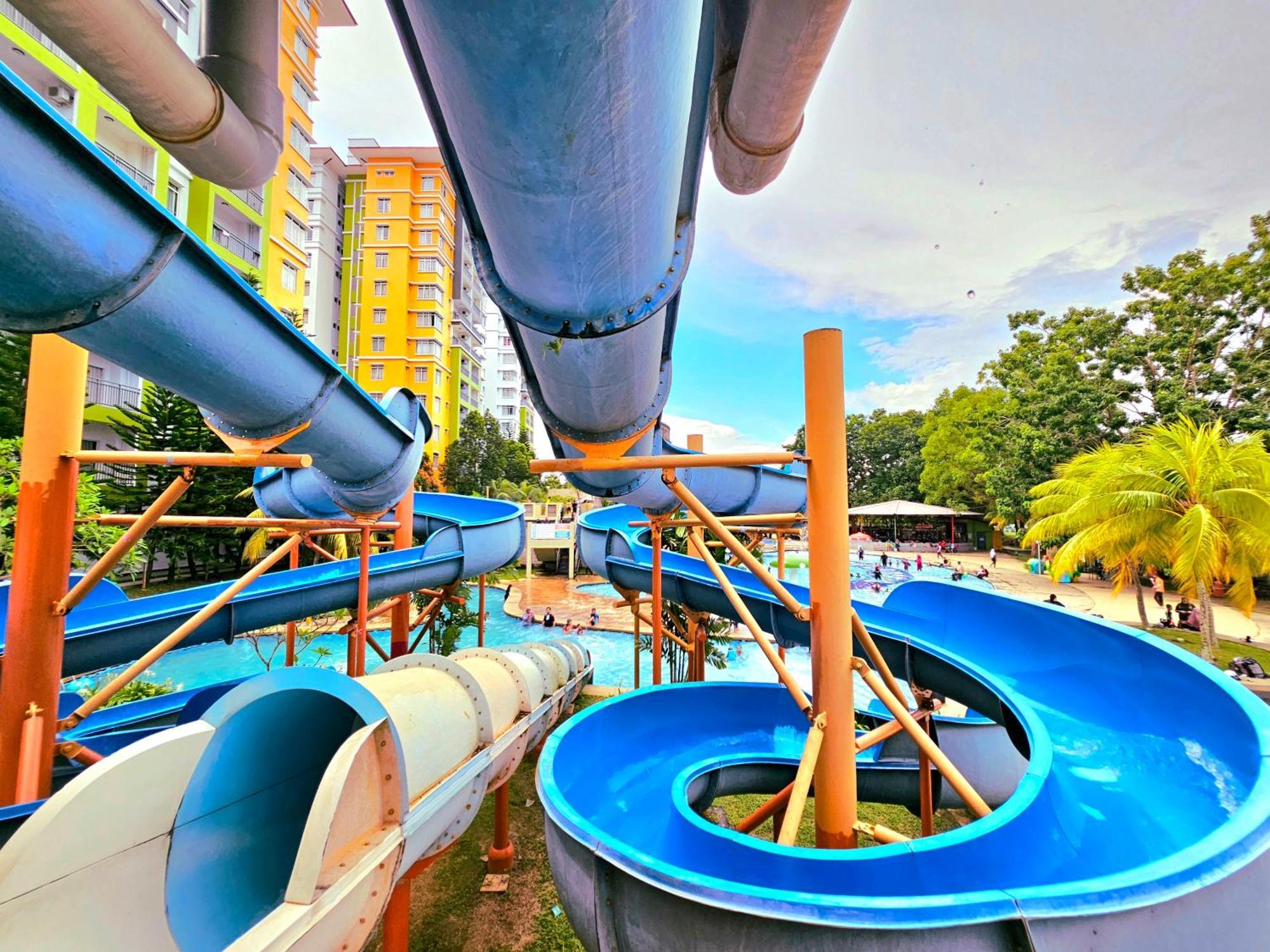 By Lg Water Themepark Suites Melaka By Ggm Екстер'єр фото