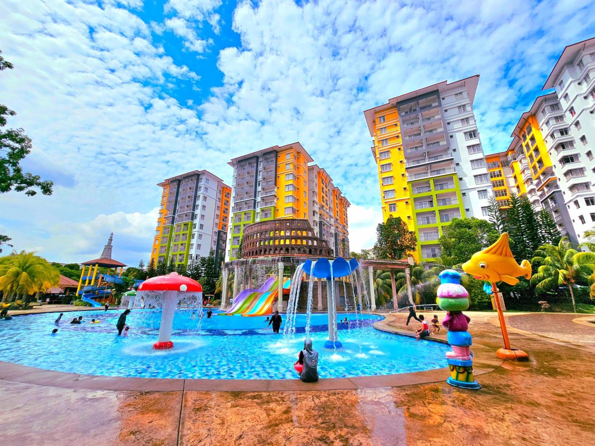 By Lg Water Themepark Suites Melaka By Ggm Екстер'єр фото